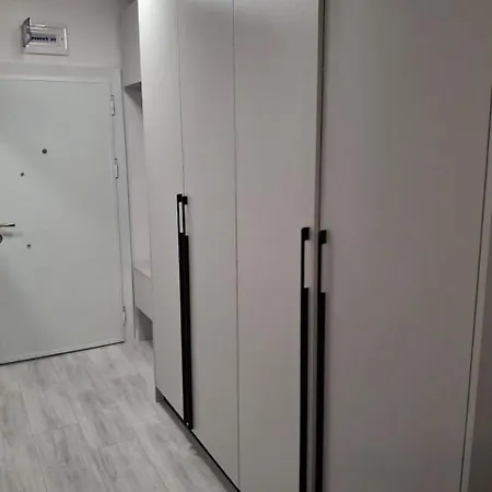 Yana Sanny Apartamento